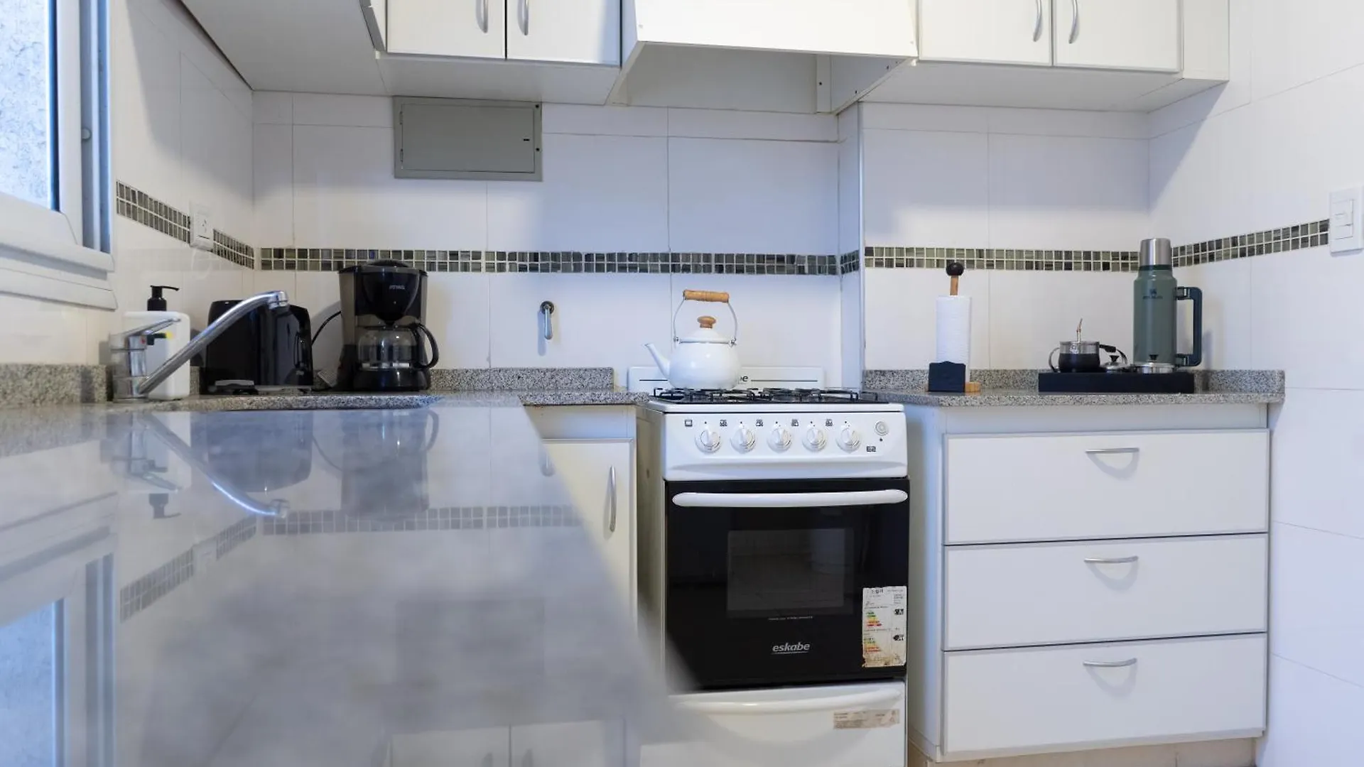 Depto Moderno Con Cochera, En La Mejor Zona De Mendoza Apartamento